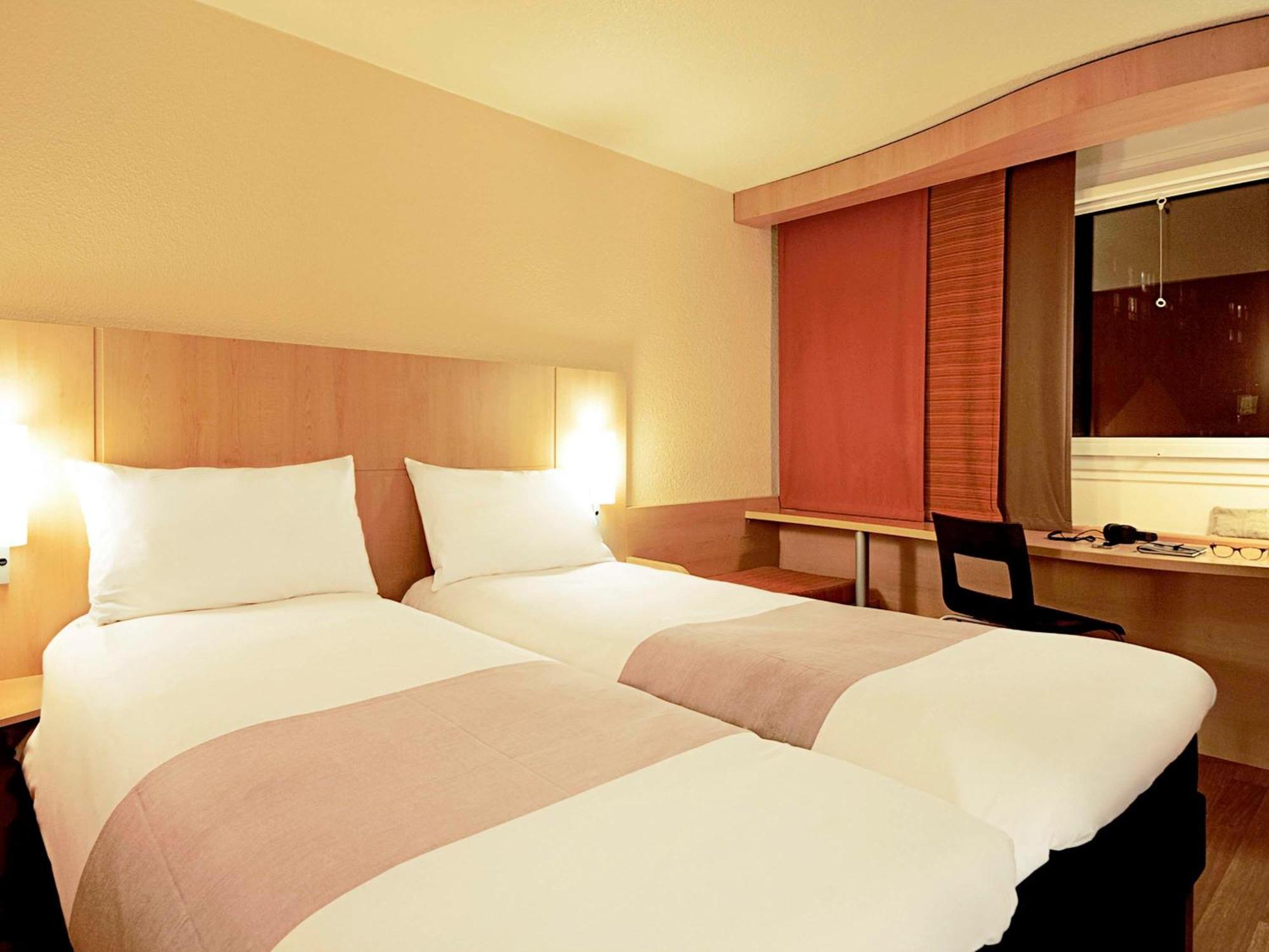 Hotel Ibis Nancy Centre Gare Et Congres Esterno foto