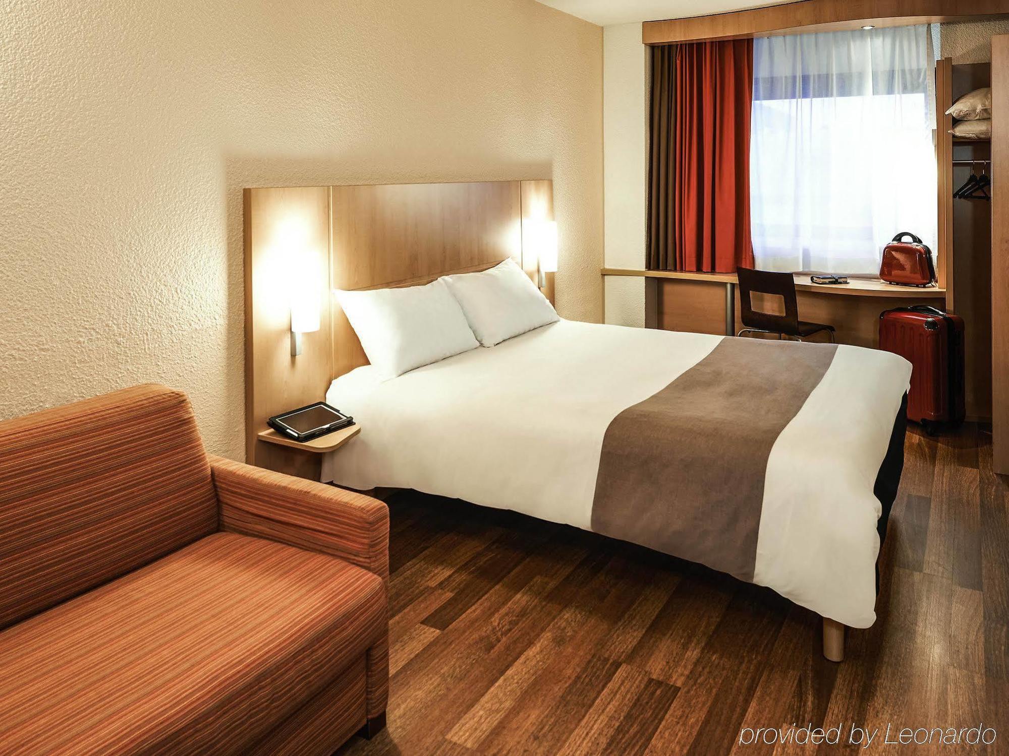 Hotel Ibis Nancy Centre Gare Et Congres Esterno foto