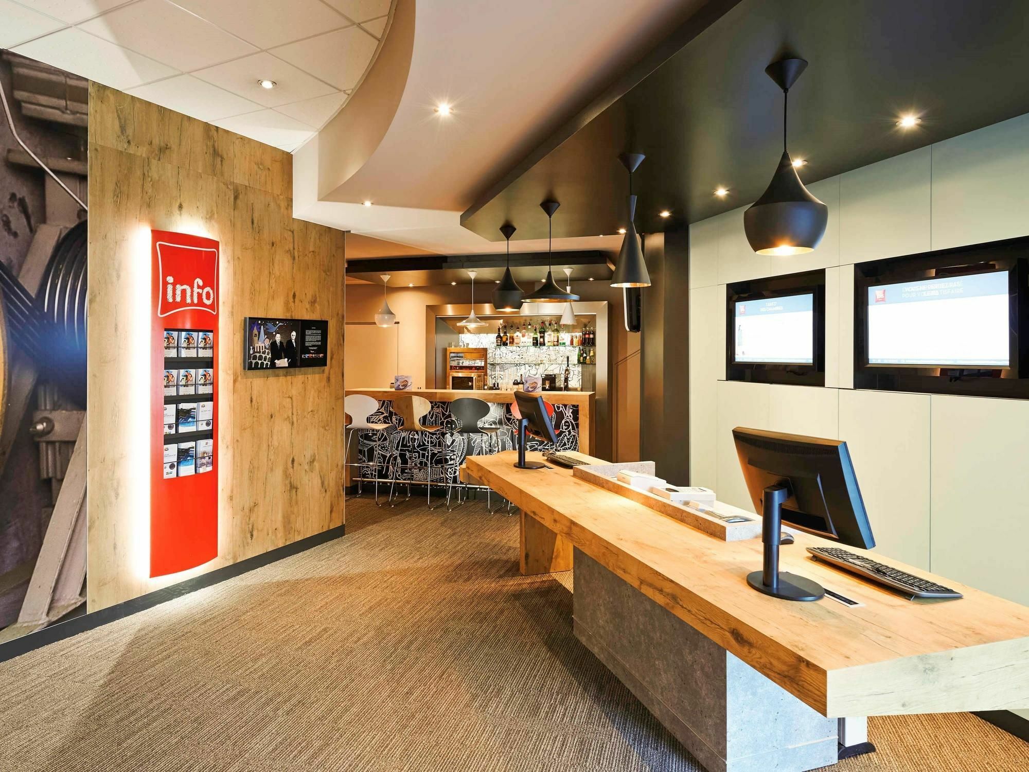 Hotel Ibis Nancy Centre Gare Et Congres Esterno foto